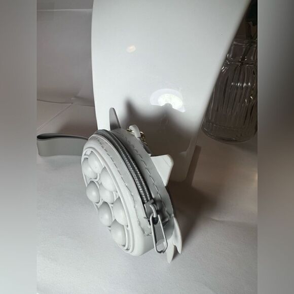 Push Bubble Fidget Toy Silicone Wallet Coin Bag - Picture 5 of 6